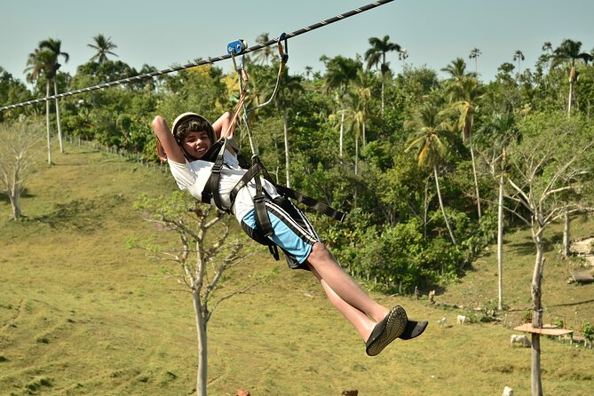 5 tours in 1 (Eco Farm/Horseback/City Tour/Buggy/Zipline) - Stop 1 in Anamuya: coffee and cocoa at a family farm