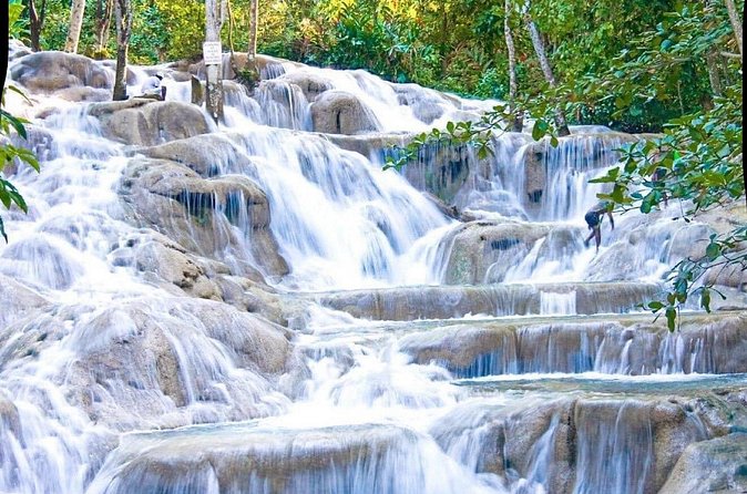 Dunn's River Falls and Park Tour with Zip Line from Montego Bay - What to Bring for Comfort on Wet Rock and High Wires