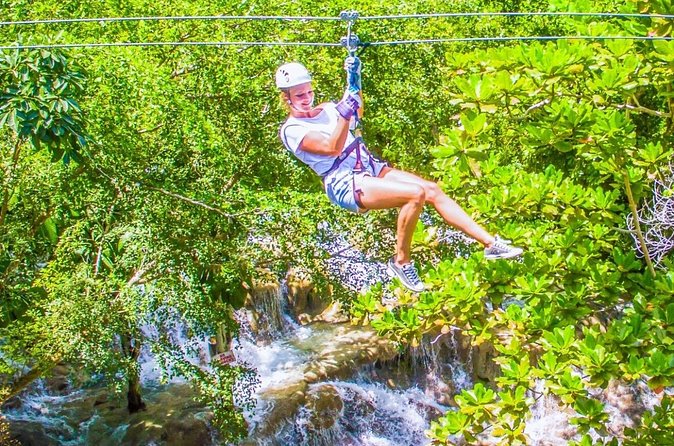 Dunn's River Falls and Park Tour with Zip Line from Montego Bay - Should You Book Jamtastic Tours for This Falls-and-Zip Day?