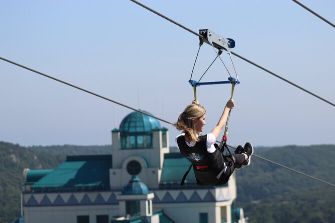 HighFlyer Zipline at Foxwoods - The arrival moment: landing near the museum area and getting back to Foxwoods