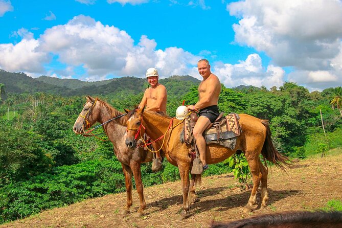 Punta Cana Zipline Adventure with Buggies and Horseback Riding - Horseback riding + cocoa and mamajuana: the calm moment that adds meaning
