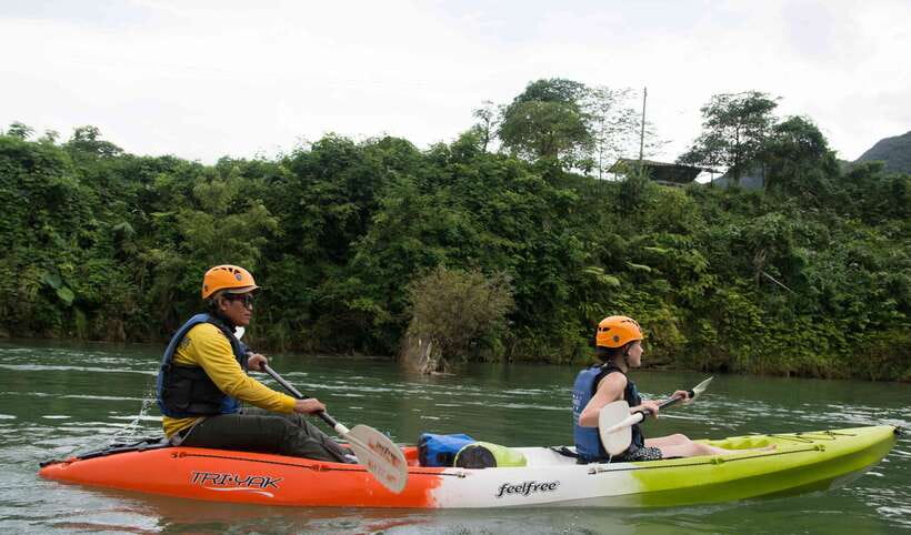 Vang Vieng: Kayaking & Cave Tubing with Zip Line/Blue Lagoon - The banana-leaf picnic lunch is the calm break you’ll want