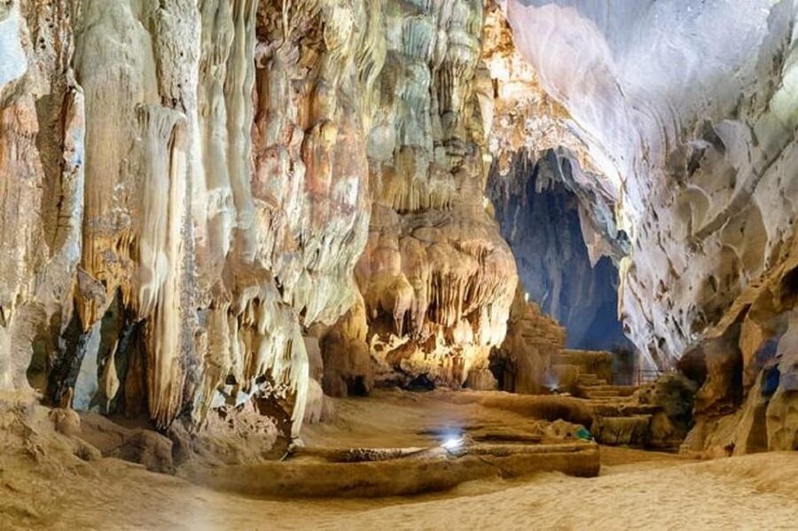 Zipline Dark Cave & Phong Nha Cave Tour : Dong Hoi/Phong Nha - Lunch at a local restaurant: where you get energy back